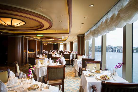 CUNARD Queen Elizabeth Queens Grill 1.jpg
